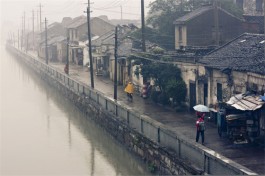 老街的雨